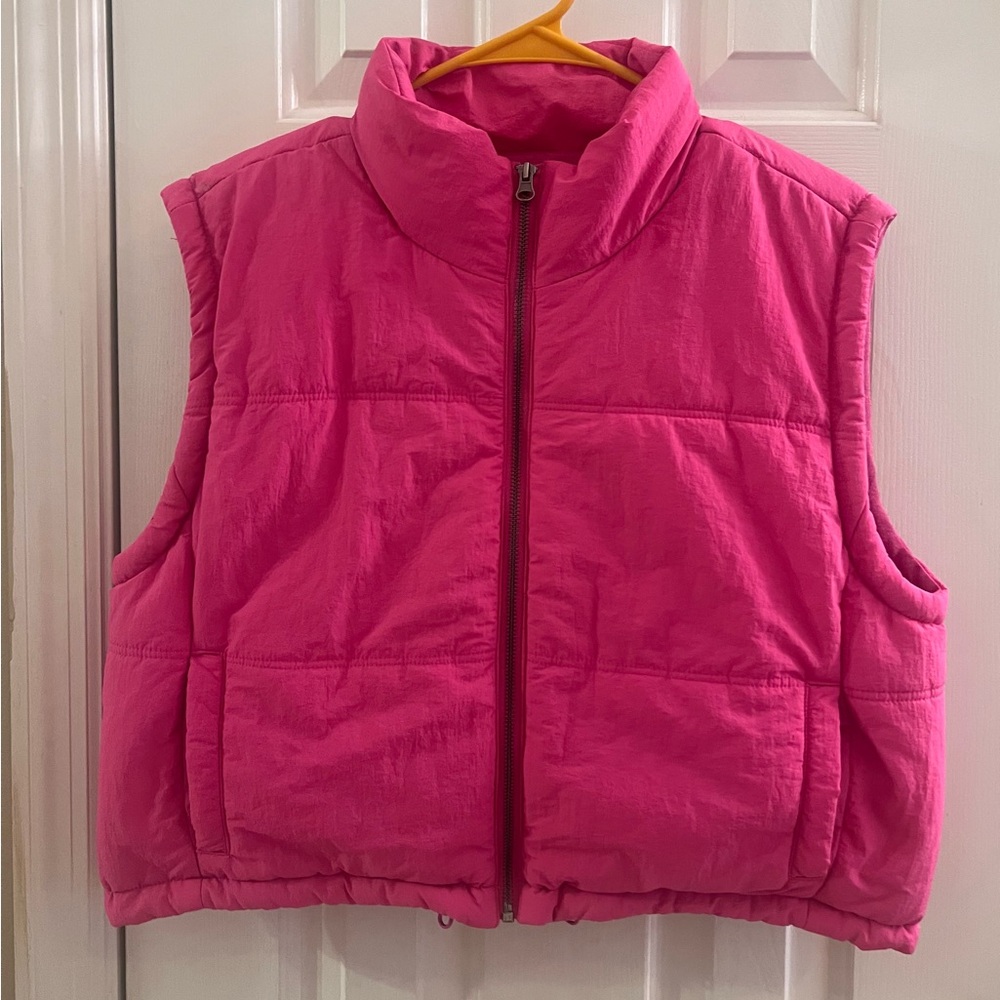 Thread and supply hot pink cropped vest Sz Large